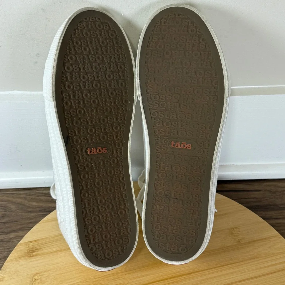 Taos Plim Soul Sneaker Womens 8.5 White Canvas Lace Up PLS-13644 Coastal Travel